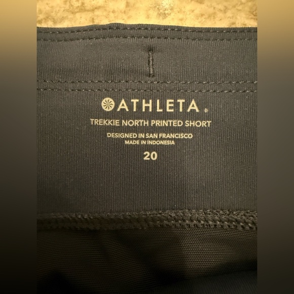 NWT Athleta Women’s Trekkie North NVLX Printed Shorts - Size 20 - Picture 6 of 9